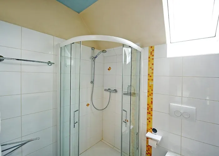 Charmantes Mit Garten, Kamin & Teich